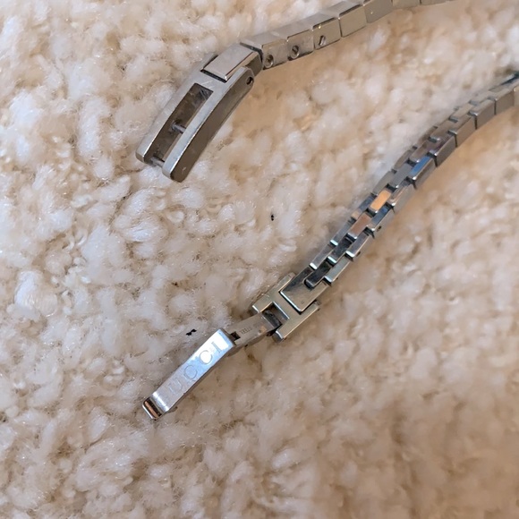 Gucci Mini G Series Diamond Blue Pearl Dial Watch - Picture 5 of 8